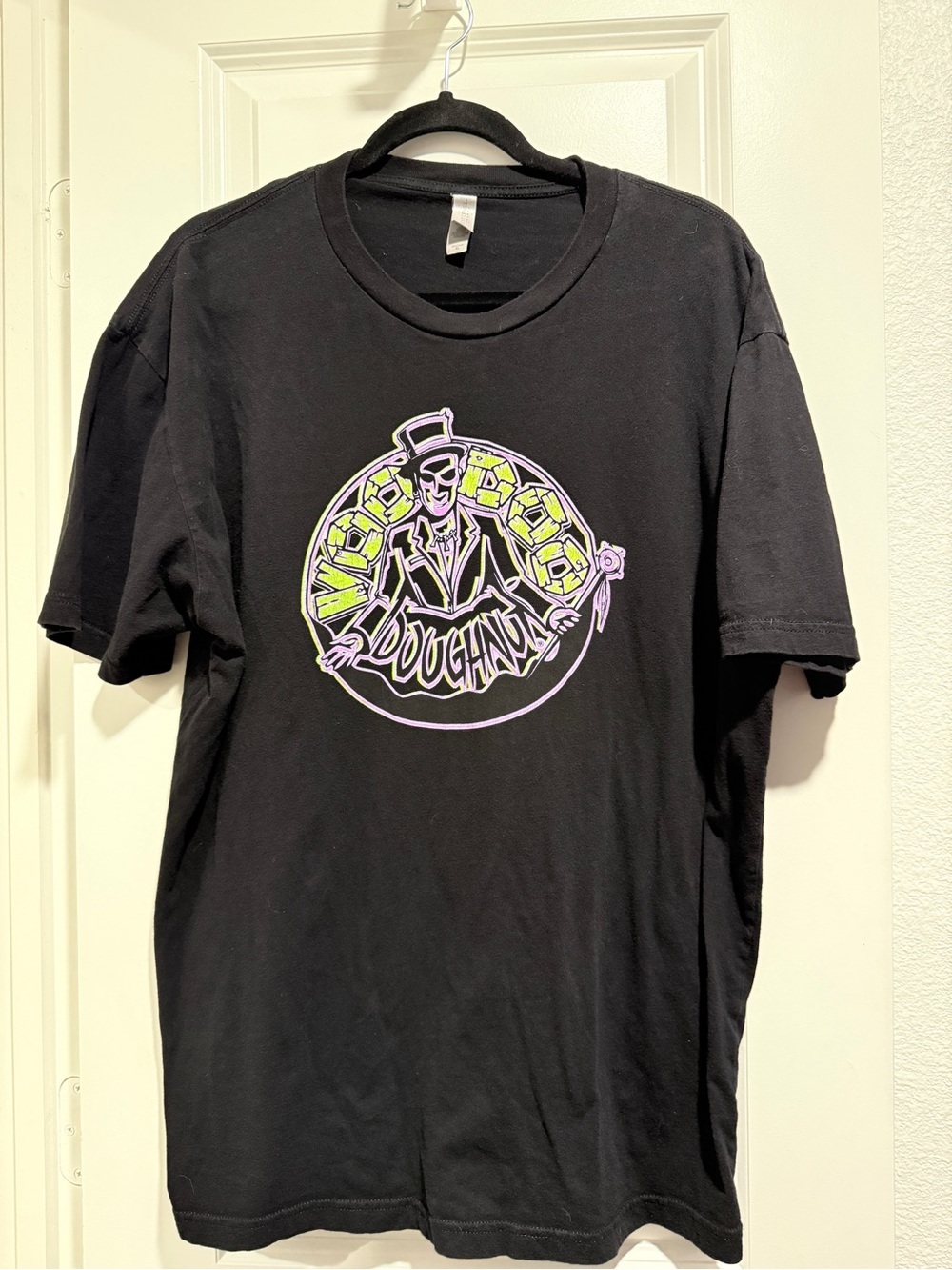 Voodoo Doughnut Logo 🍩 Unisex Graphic Tee Size XL